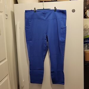NWT Fabletics MidRise Leggings